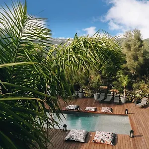 Holistika : / Pool / Air Conditioning/ Mont Faron Gasthuis